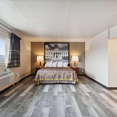 Super 8 By Wyndham Millbury/Toledo Otel Dış mekan fotoğraf
