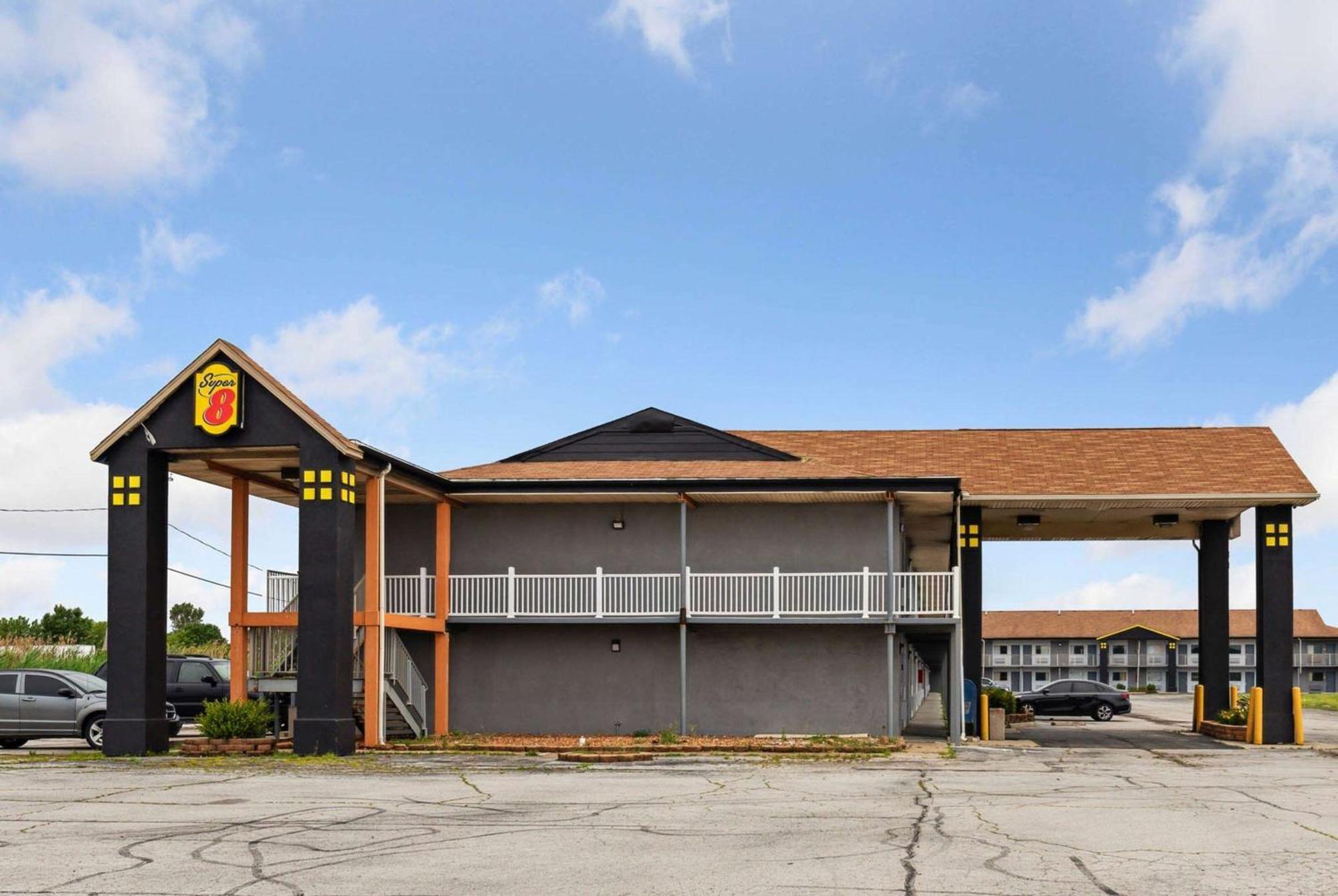 Super 8 By Wyndham Millbury/Toledo Otel Dış mekan fotoğraf