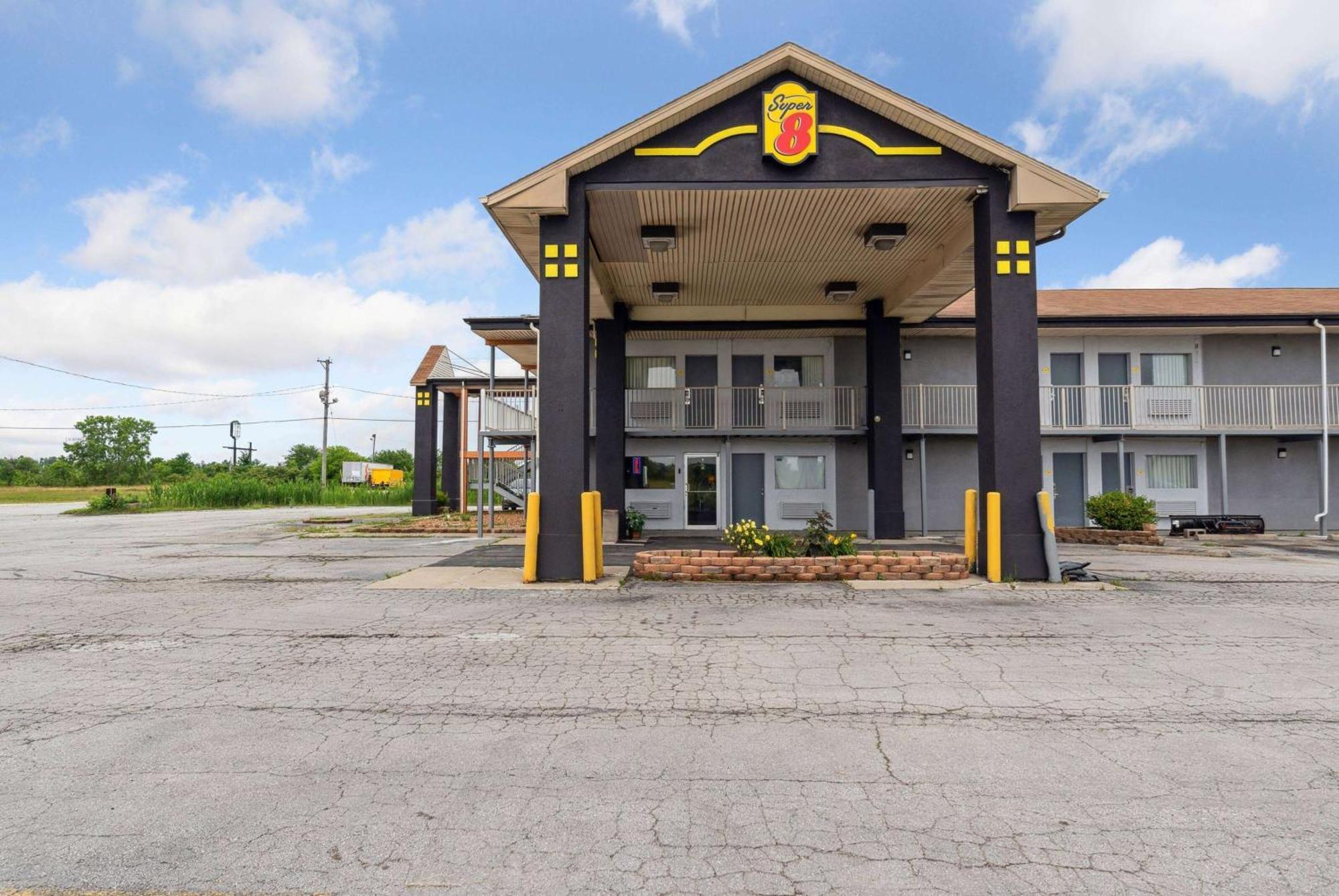 Super 8 By Wyndham Millbury/Toledo Otel Dış mekan fotoğraf