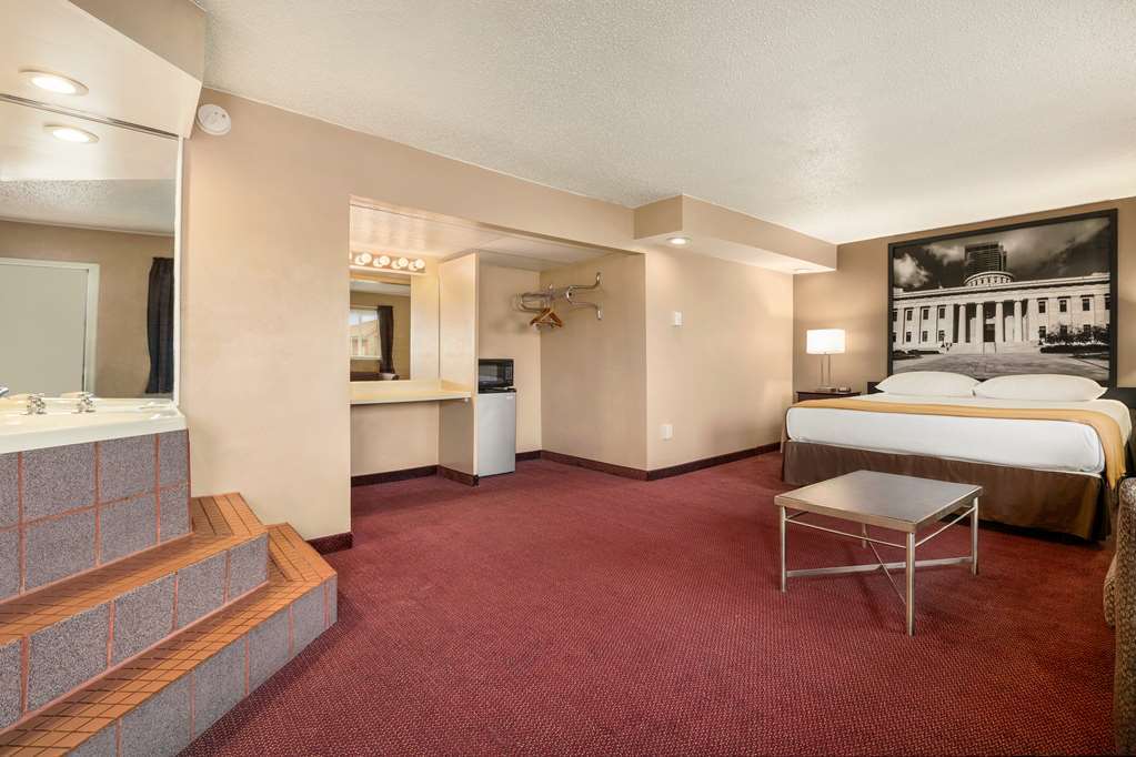 Super 8 By Wyndham Millbury/Toledo Otel Oda fotoğraf