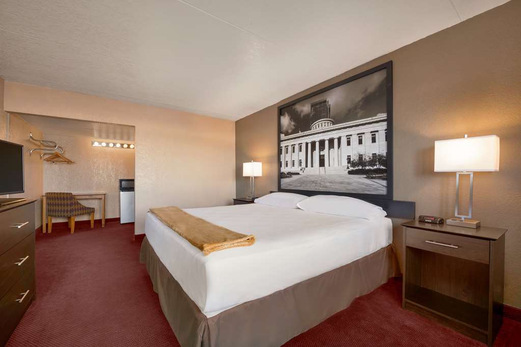 Super 8 By Wyndham Millbury/Toledo Otel Oda fotoğraf