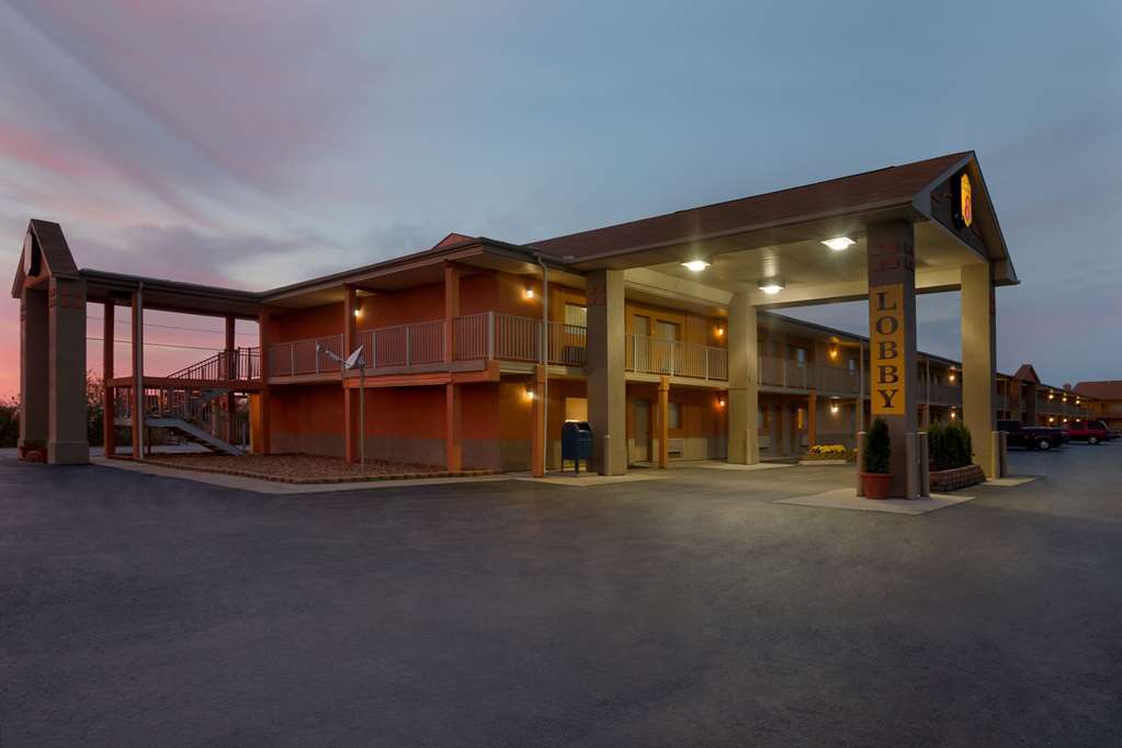 Super 8 By Wyndham Millbury/Toledo Otel Dış mekan fotoğraf