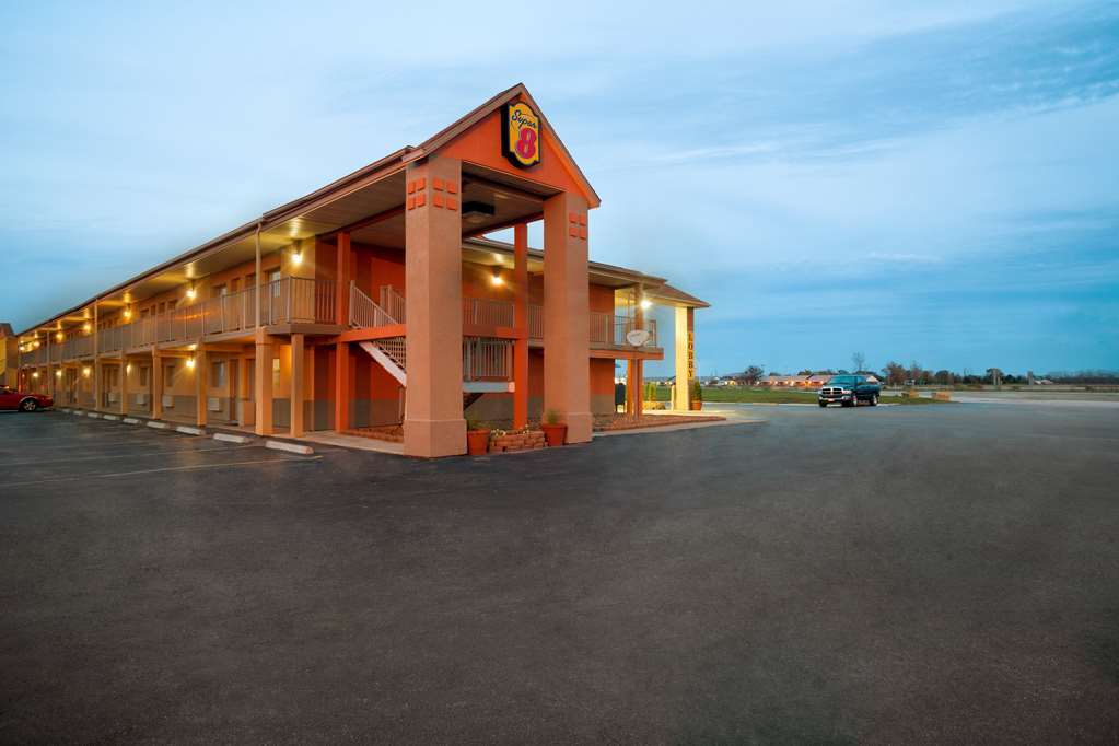 Super 8 By Wyndham Millbury/Toledo Otel Dış mekan fotoğraf