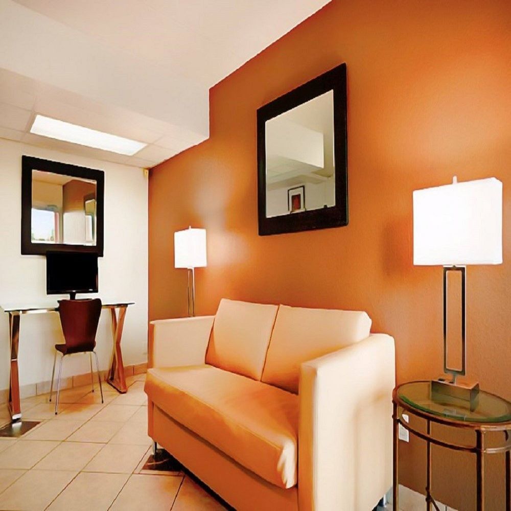 Super 8 By Wyndham Millbury/Toledo Otel Dış mekan fotoğraf