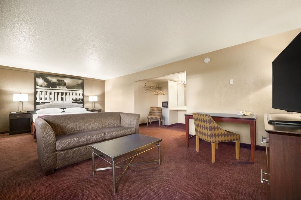 Super 8 By Wyndham Millbury/Toledo Otel Dış mekan fotoğraf